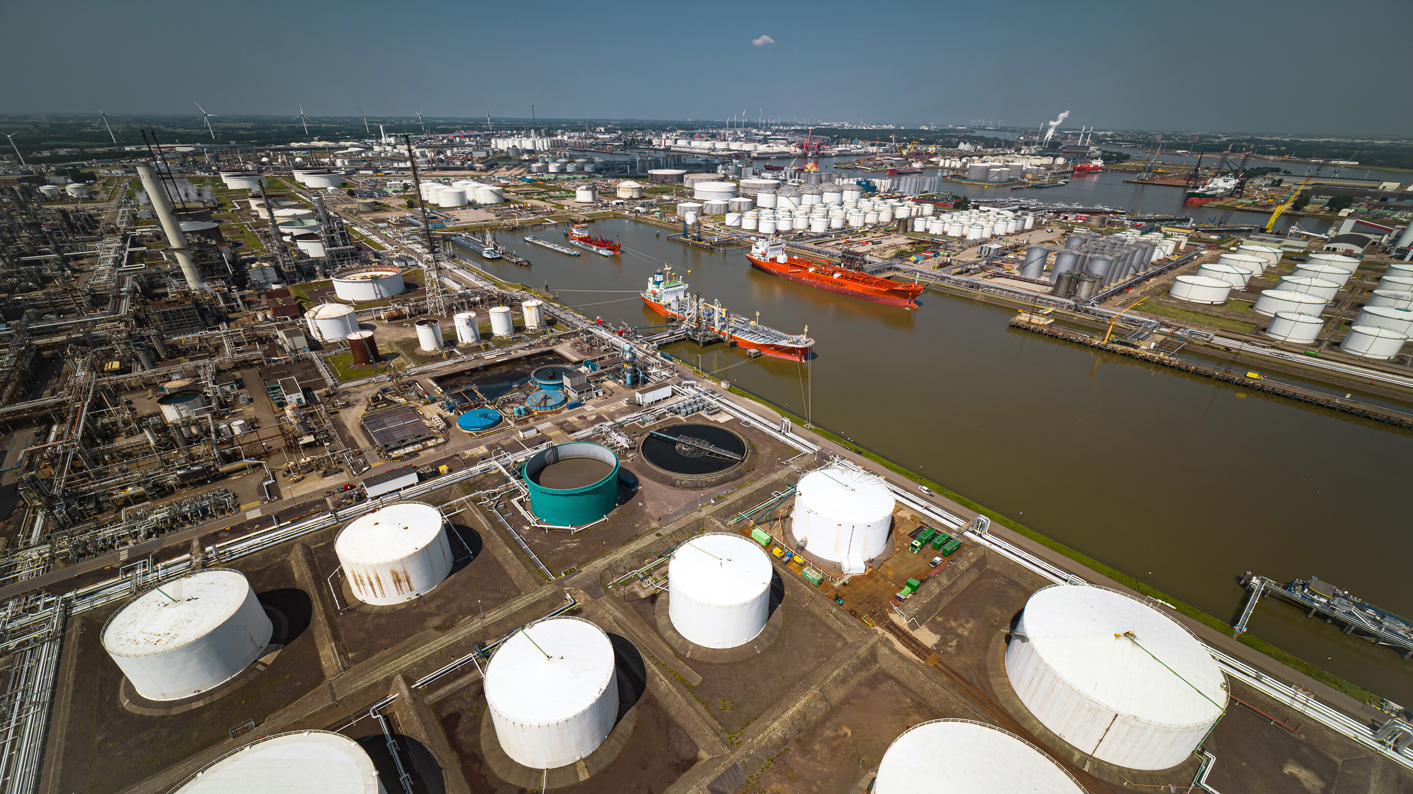 Exxon Mobile Rotterdam and UAB-Online